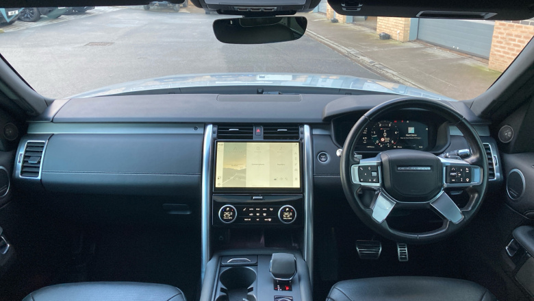 Land Rover Discovery 3.0 D300 R-Dynamic HSE 5dr Auto Diesel Station Wagon